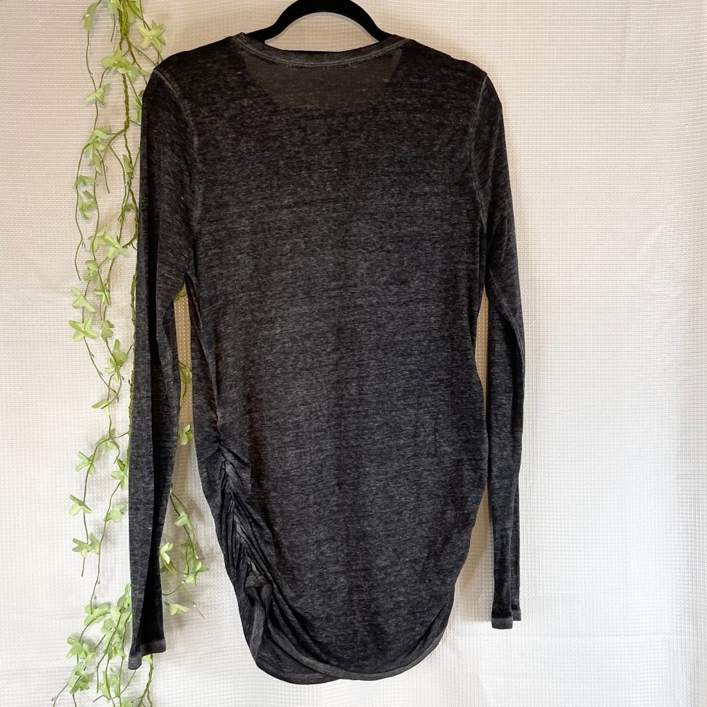 Motherhood Maternity Long Sleeve Scoop Neck Side Ruched T-Shirt Gray XSM - Picture 4 of 7
